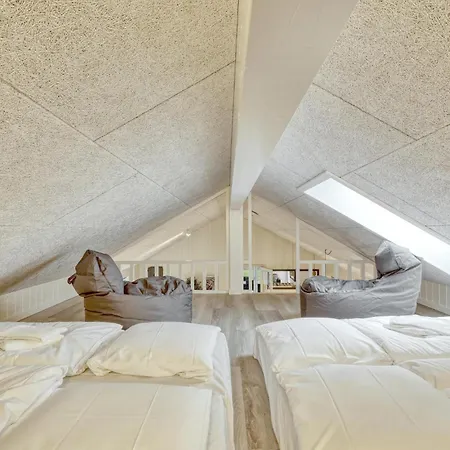 בית נופש In With Sauna *