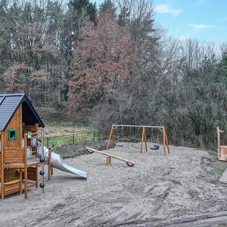 בית נופש In With Sauna *