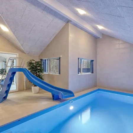 In With Sauna בית נופש *