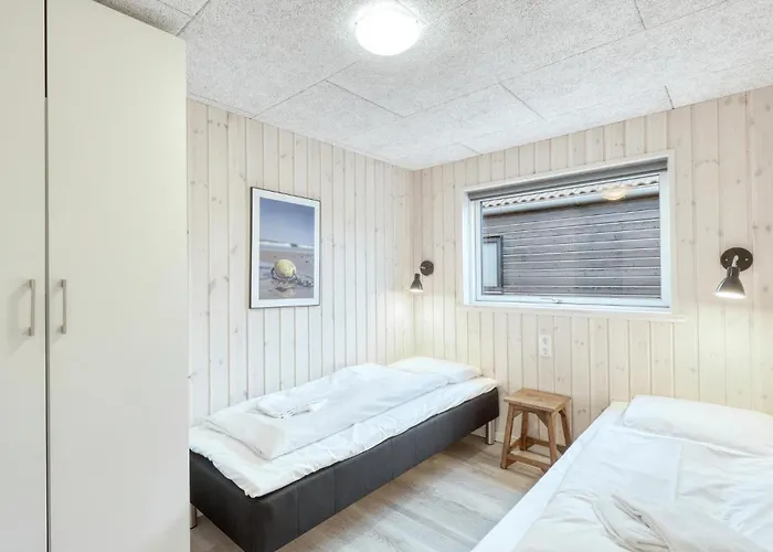In With Sauna *